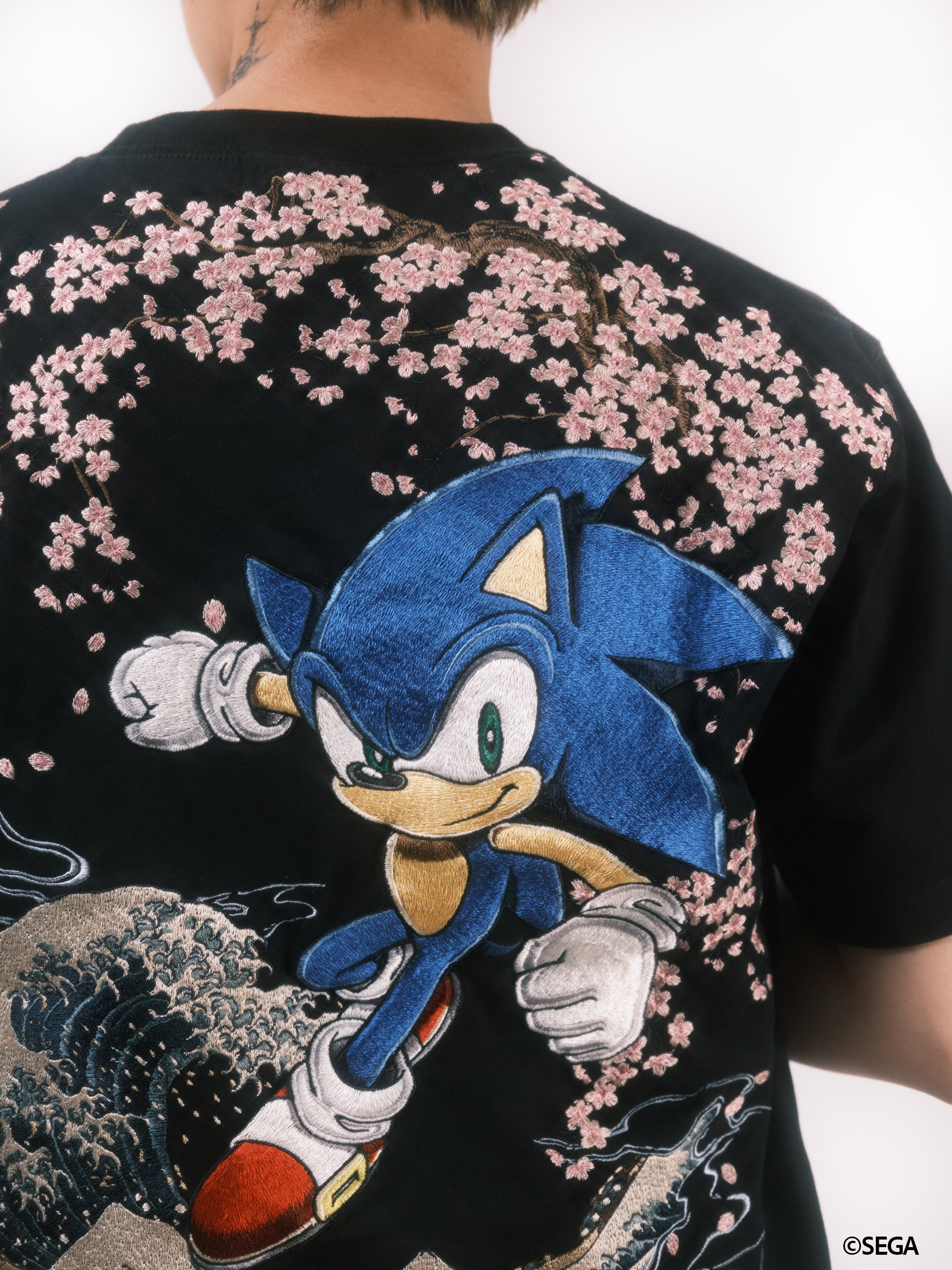 株式会社ク・ラッチ / 絡繰魂 SONIC IN THE HOKUSAI Tee 262096